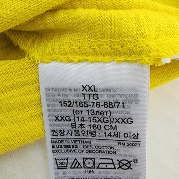 Gap Baby Yoda Neon Yellow Graphic Image Changing Long Sleeve Crew Tee Shirt - Picture 6 of 10